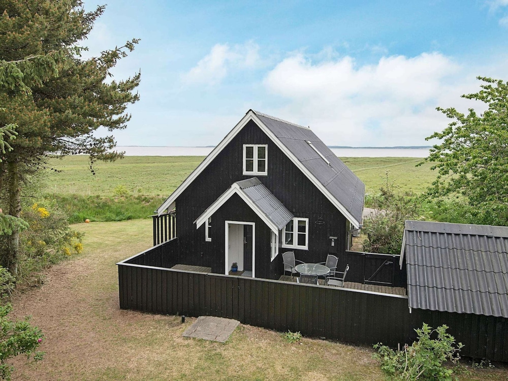 6 Person Holiday Home in Blavand