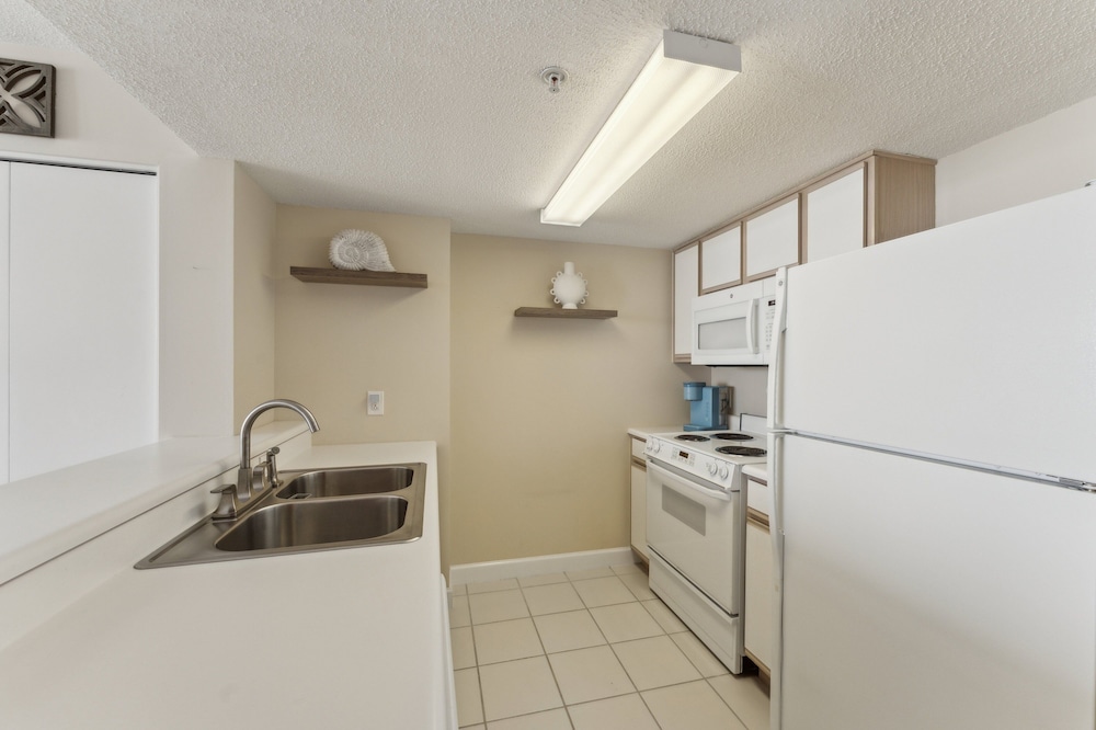 Stunning Ocean Views From The 10th Floor 1 Bedroom Condo