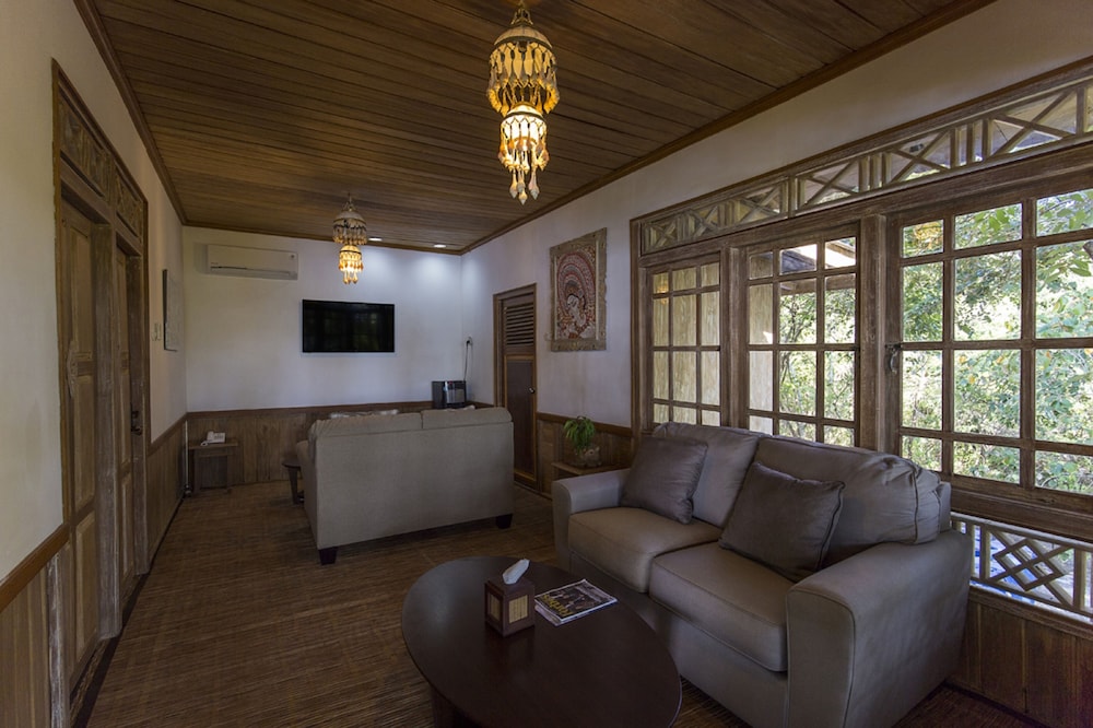 Menjangan Ecolodge