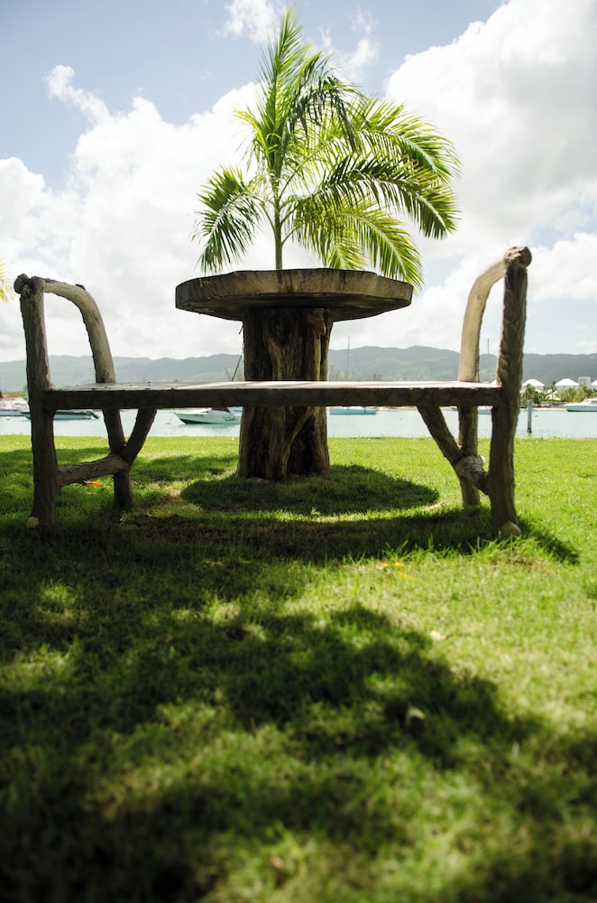 Seawind On the Bay - Apartments