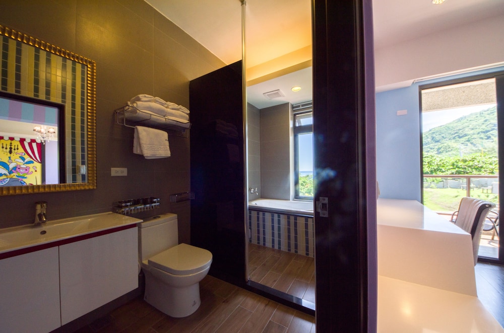 White Spray B&B