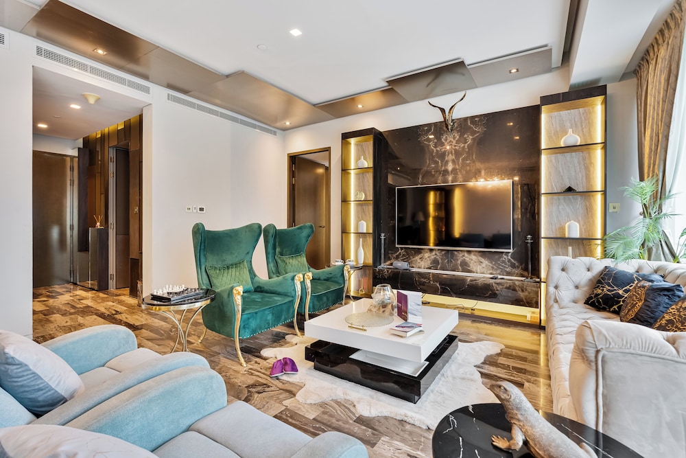 High End Luxury Stay with Full Palm Jumeirah View