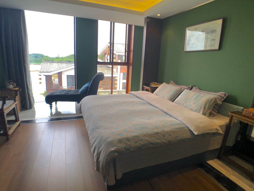Qiancuihang Art Hotel view 4
