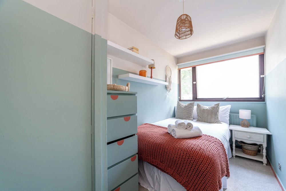 Mezzanine 3-bed In Central London