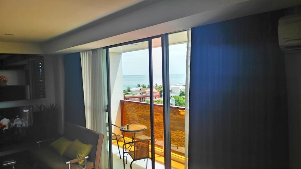 Hua Hin Beach Rocco Condo by THR