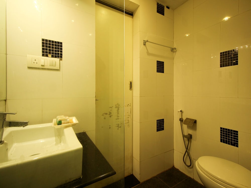 OYO 7752 Hotel Diva Residency