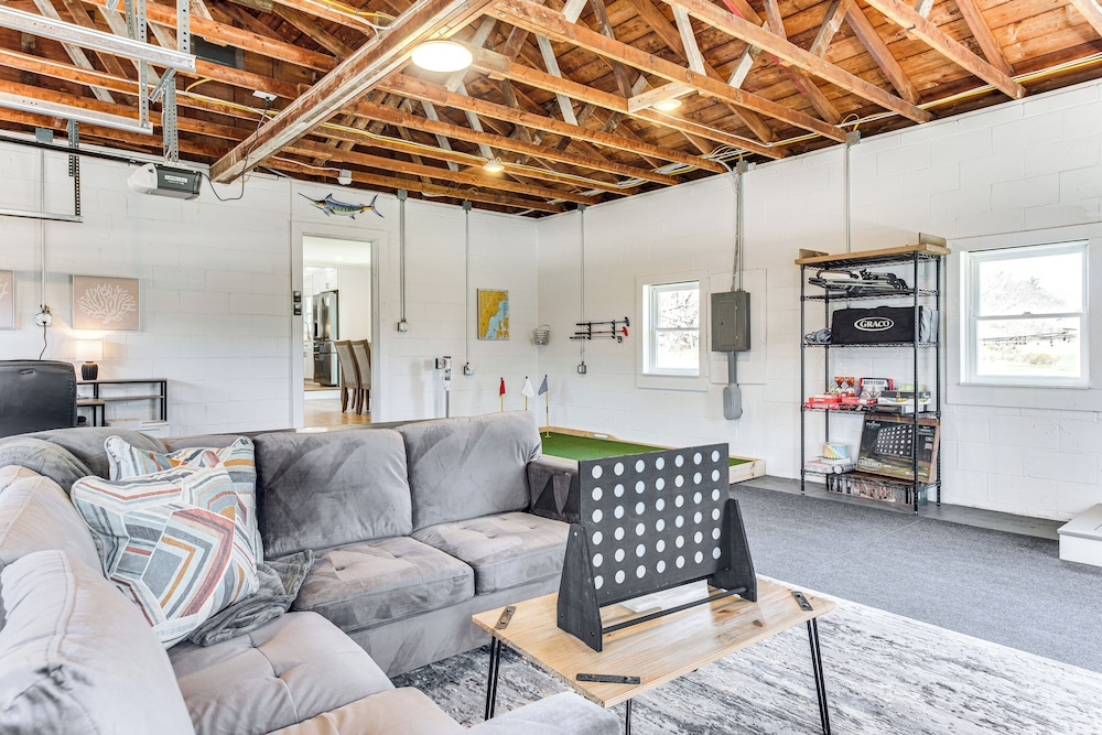 Beautiful Eliot Retreat w/ Fire Pit Game Room! - Property Image 2