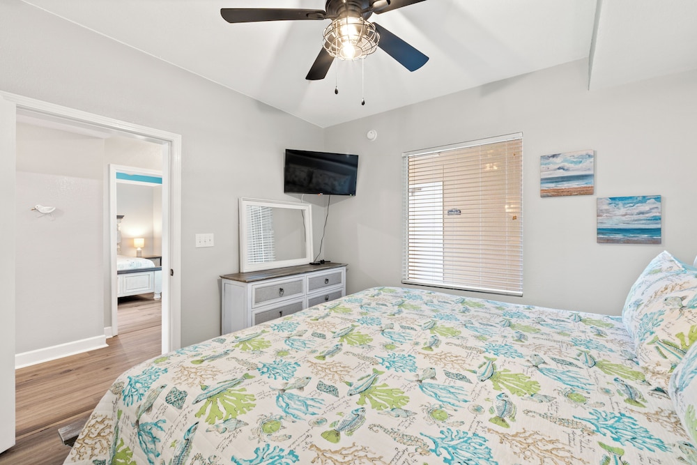 Tidewater by Book That Condo
