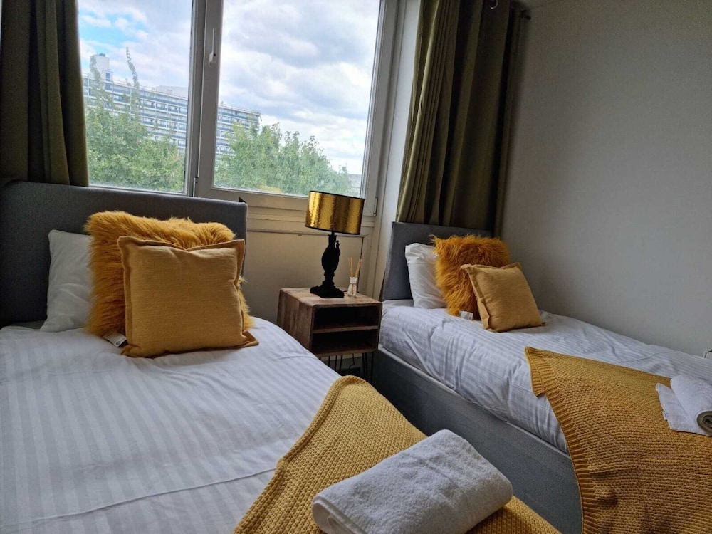 Remarkable 3-bed Apartment in London