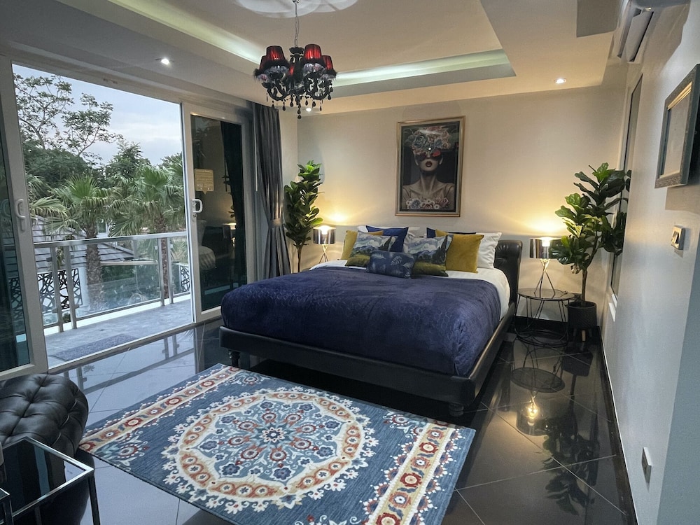 Hollywood Pool Villa Jomtien Pattaya