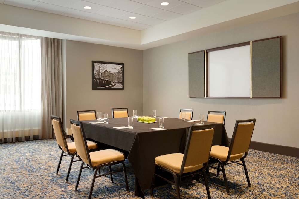 Boston Vacations - Embassy Suites by Hilton Boston Waltham - Property Image 44
