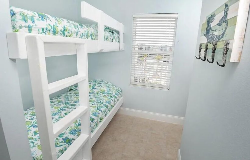 Laketown Wharf 331