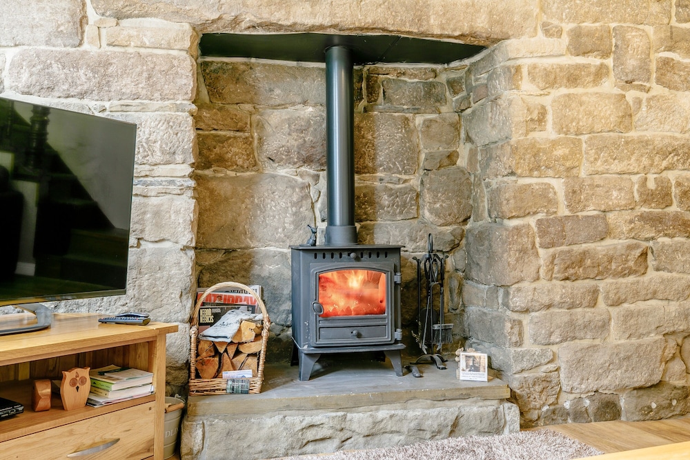 Weavers Cottage view 4