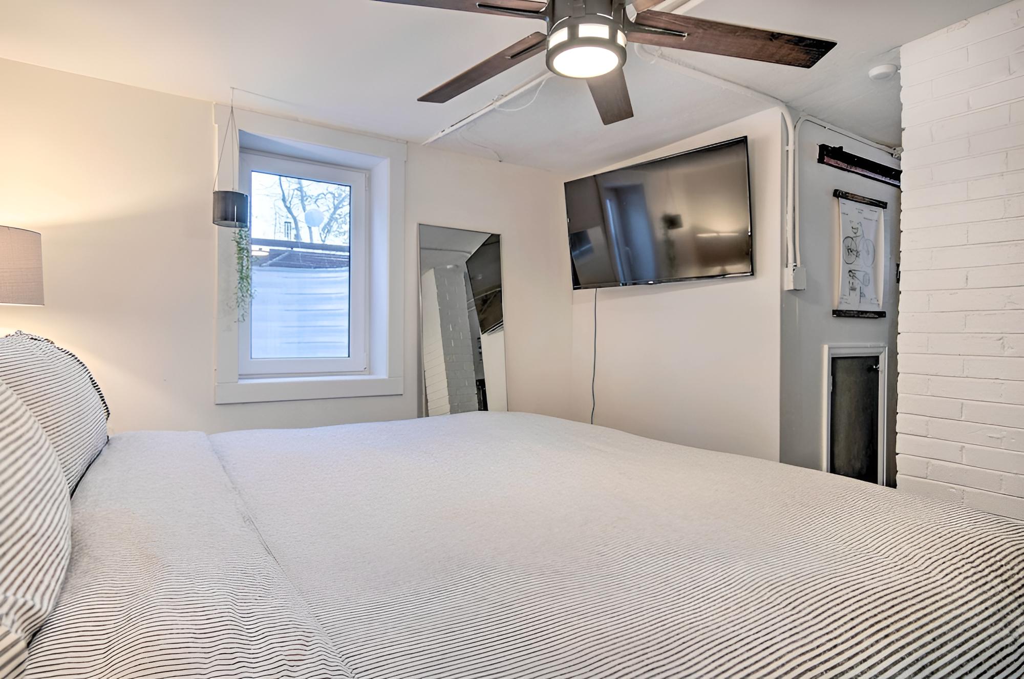 Convenient Denver Home w/ Private Hot Tub! view 2