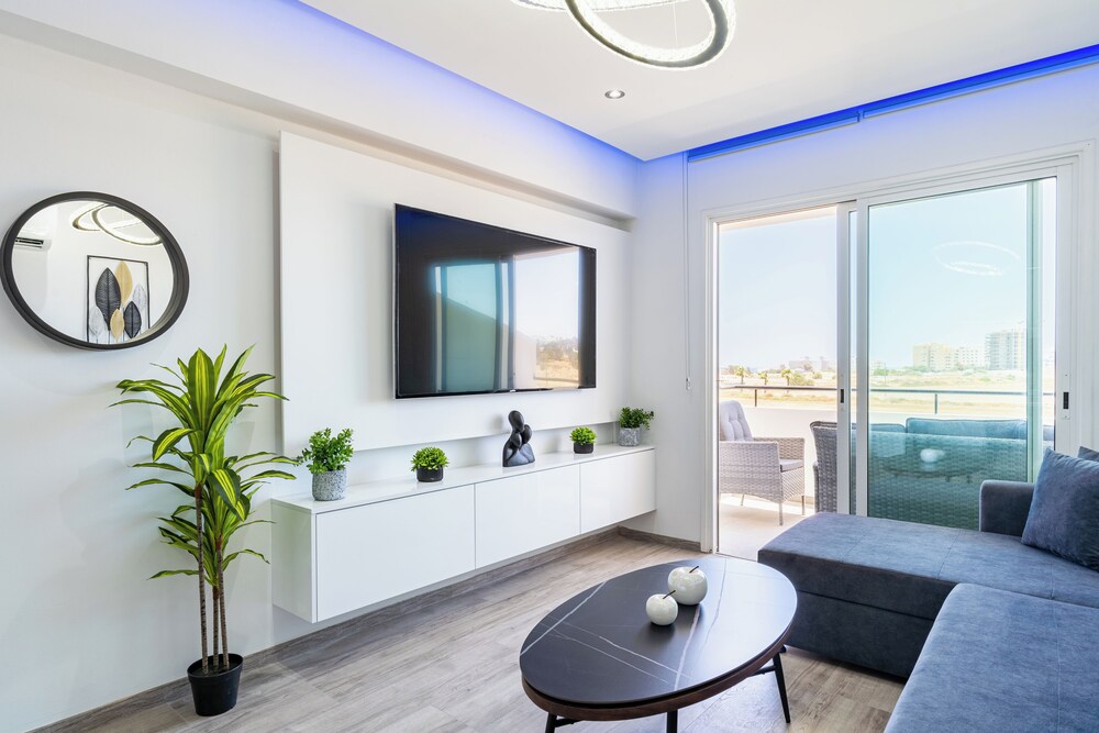 Olympus Stylish 2-BR Apt in Larnaca