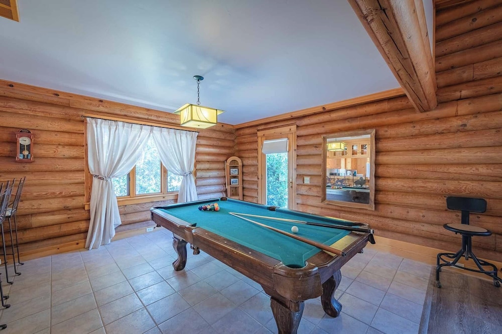 Oakwood Lodge