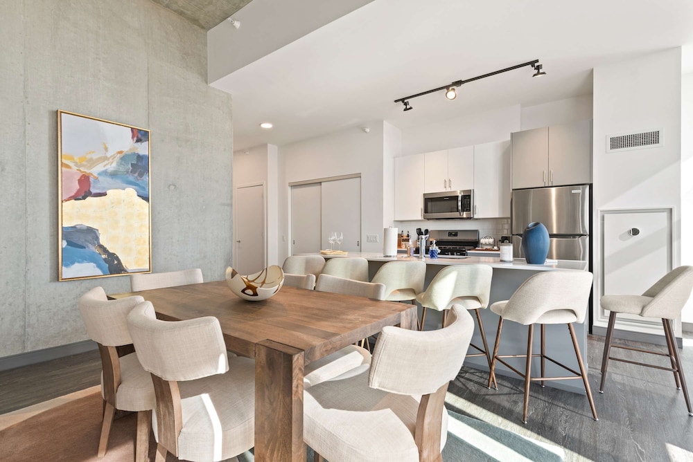 Cloud9 2x1 Apartments Fulton Market The Pop