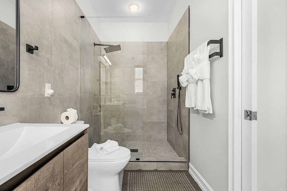 241 Miramar Waves: 3br W/ Heated Pool 3 Bedroom Home