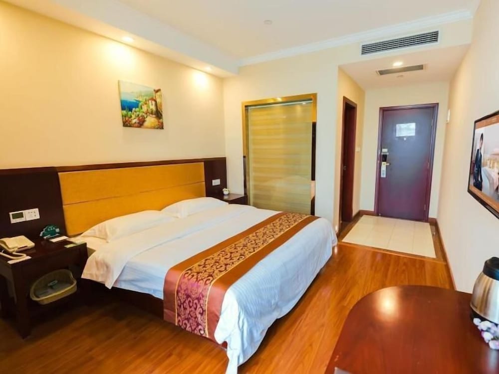 GreenTreeInn JiaDing F1Circuit FangTai HardwareMarket Hotel