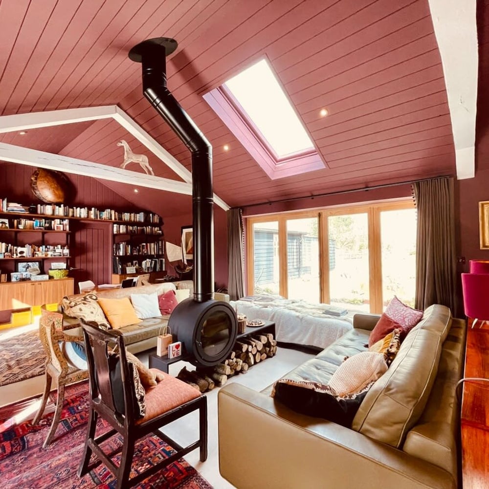 Luxury Countryside Haven for 10 view 3