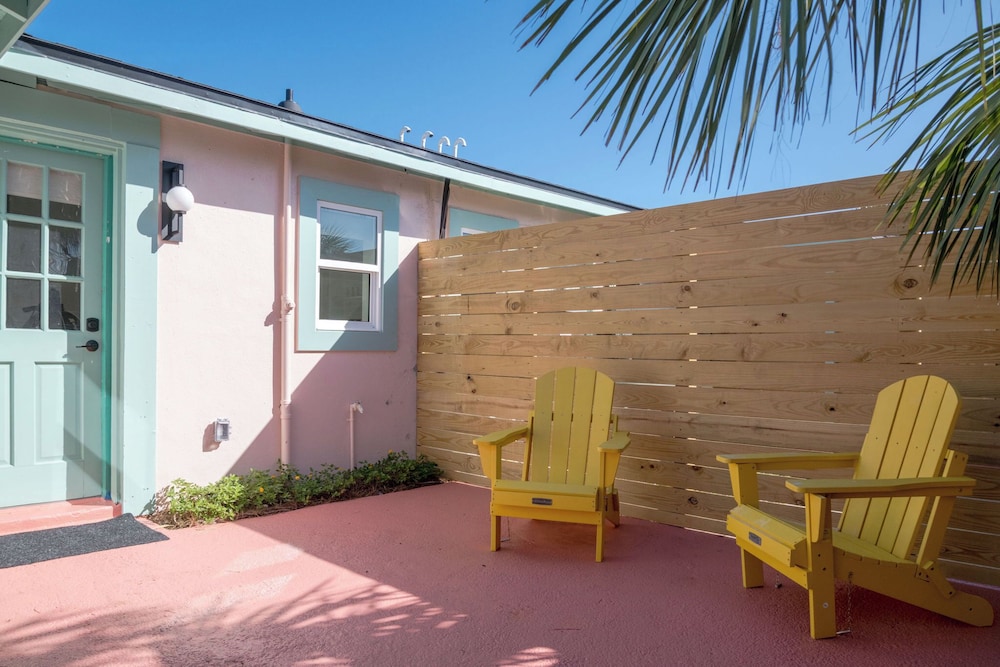 Haleys Court Boutique Motel