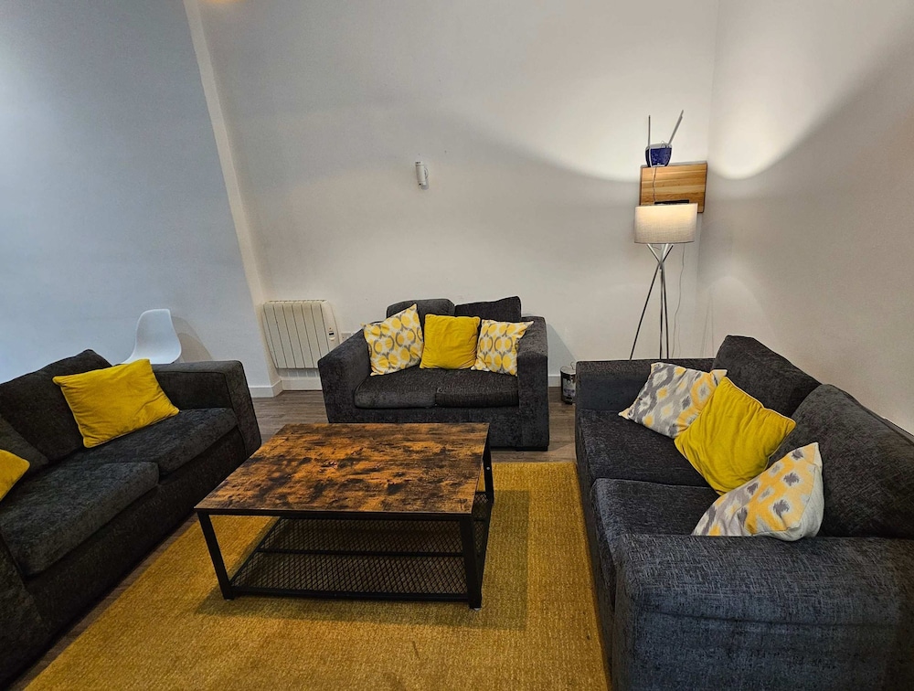 2bed-ground Floor-free Parking