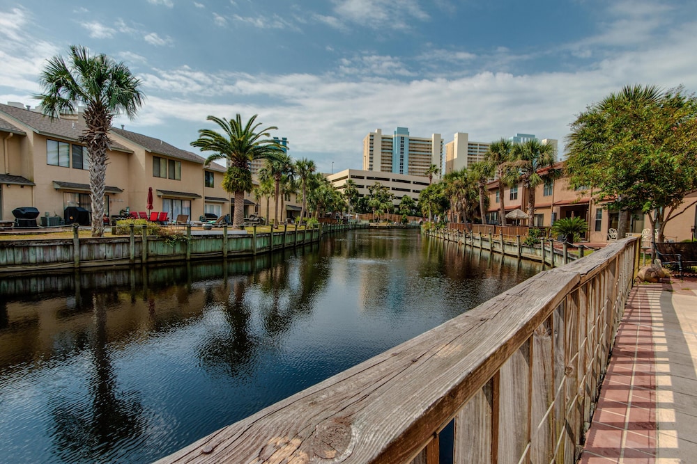 Gulf Highlands by Book That Condo
