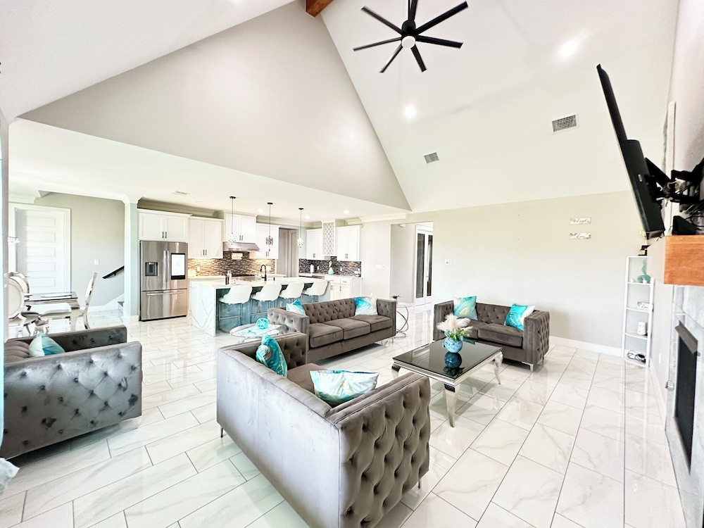 5 bedroom house near COTA AUS