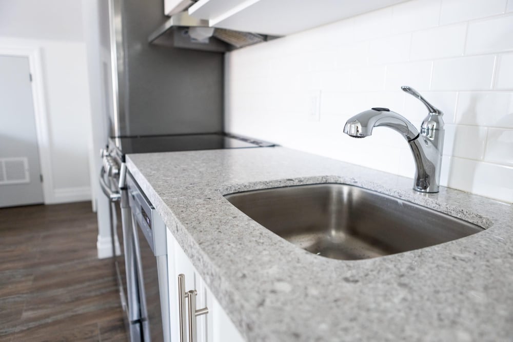 Modern Apt Neardowntown Ideal for Long Stays - U3