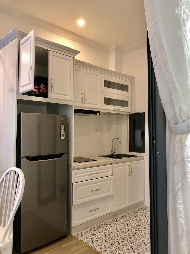 New Luxury Apartment in City Center view 3