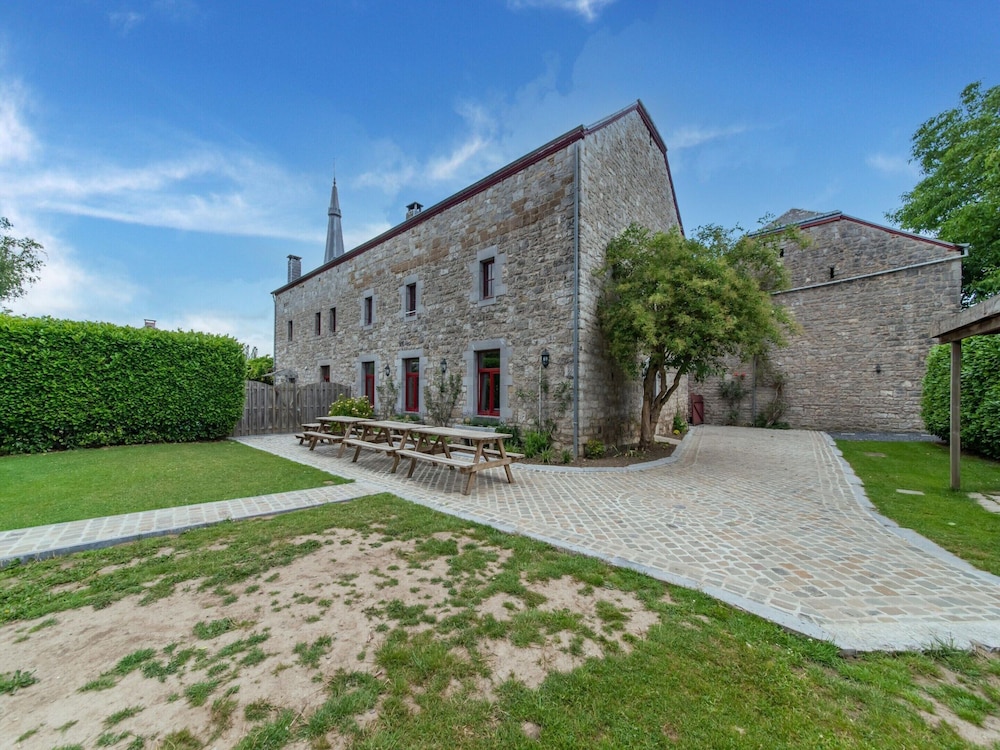 Vacation Home With BBQ Near Hotton