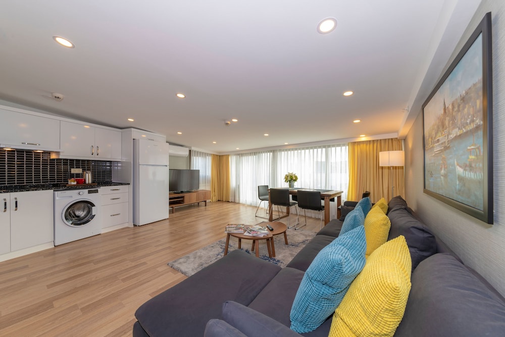 Feri Suites - Image 39