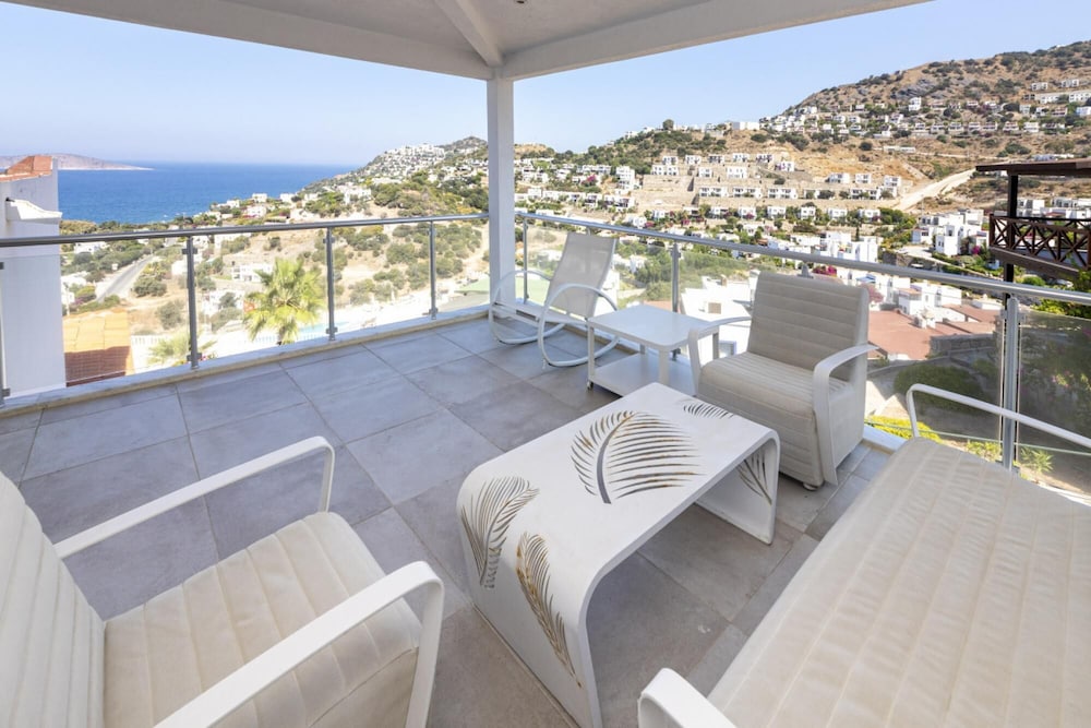 Amazing Duplex House With Sea View in Bodrum view 3