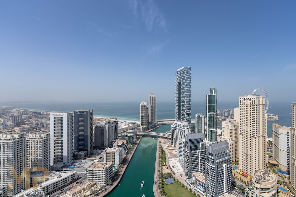 Marco Polo - Surreal Sea, Marina & Dubai Eye View on High Floor