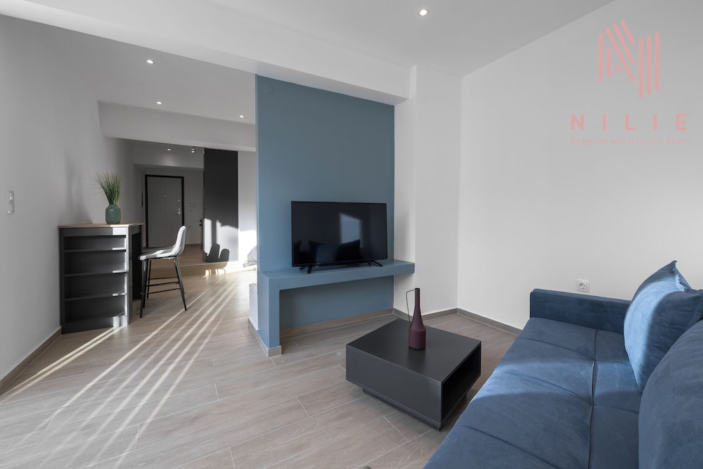 Venus, Nilie Hospitality MGMT