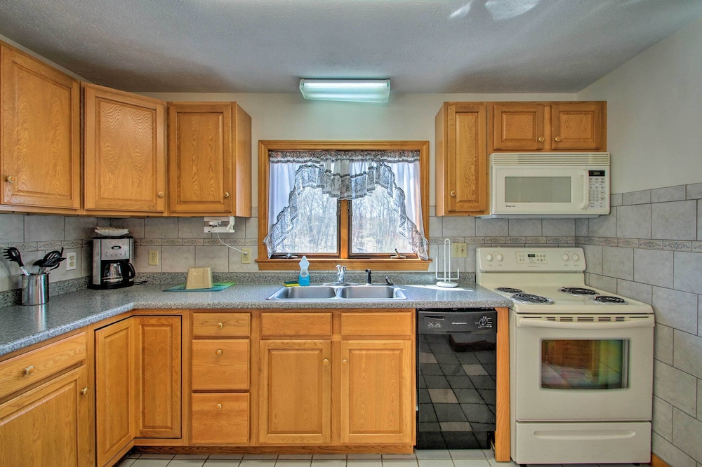Apt in Old Orchard Beach - Walk to Bay + Pier