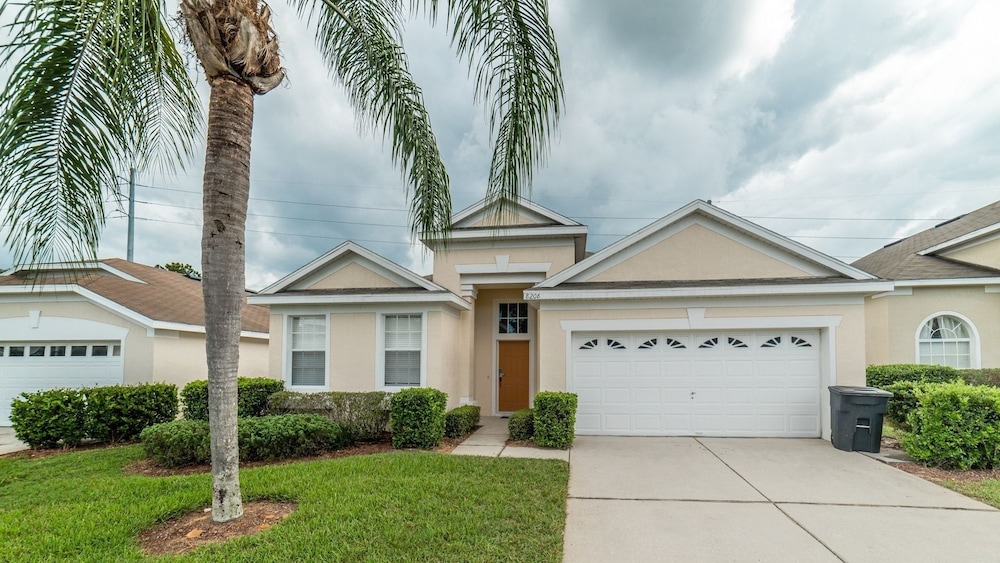 Windsor Palms Resort 4 Bedroom Home with Game Room 4 Home