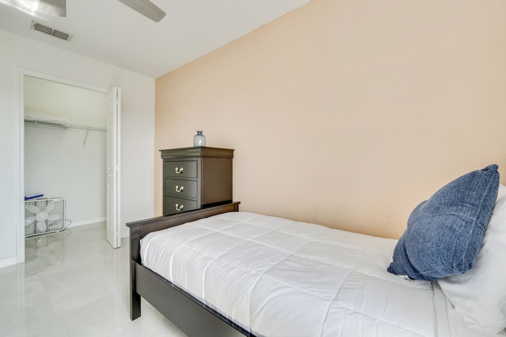 Kissimmee Resort-style Home: Close to Shops & Eats