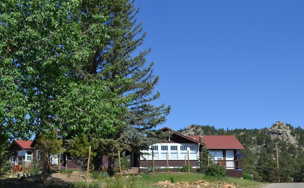 River Rock Cottages