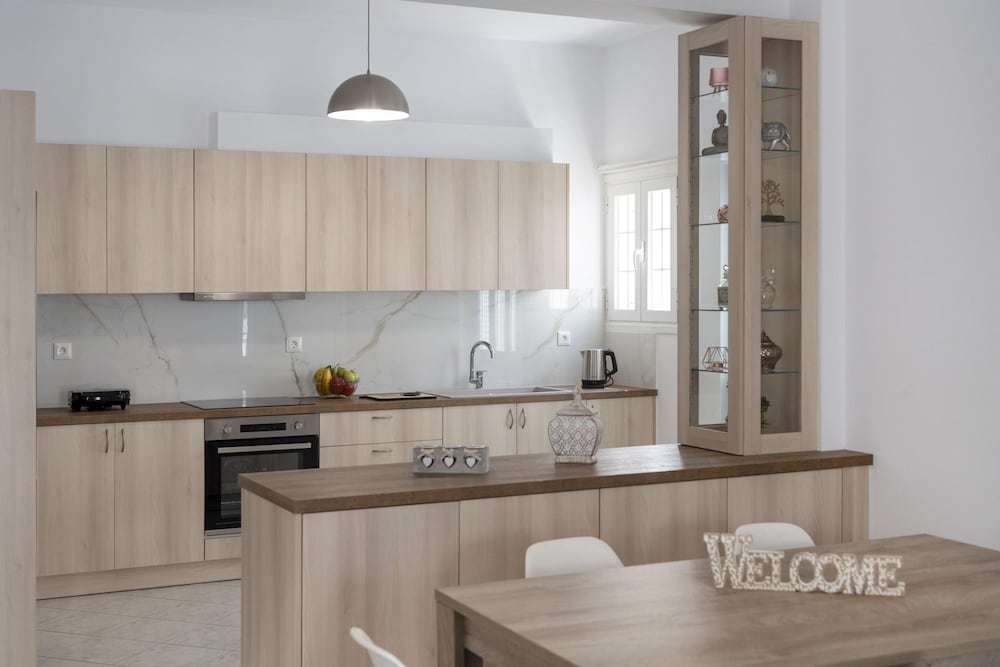 Parian Charming 3bedroom Home