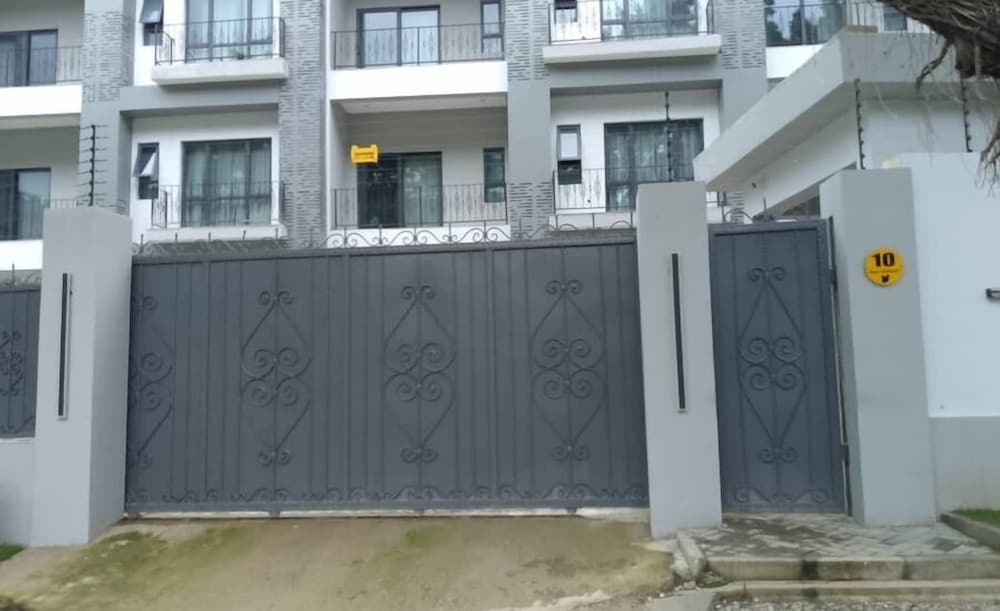 Circusse Suites and Apartments