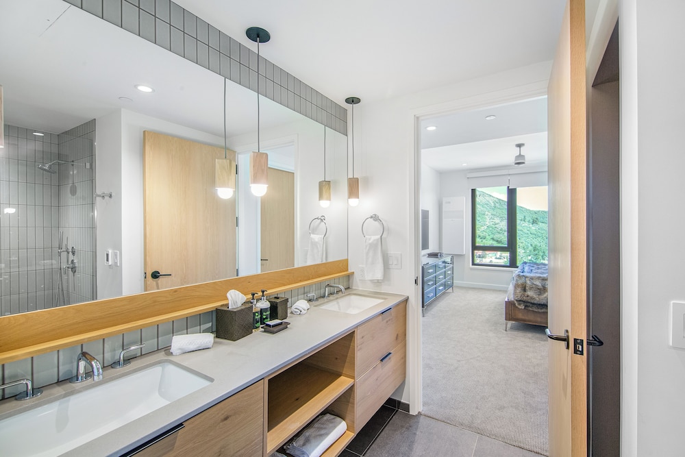 Electric Pass Lodge by Snowmass Vacation