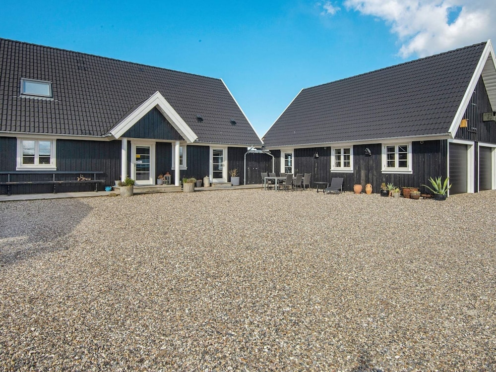 Panoramic Retreat With Spa view 2