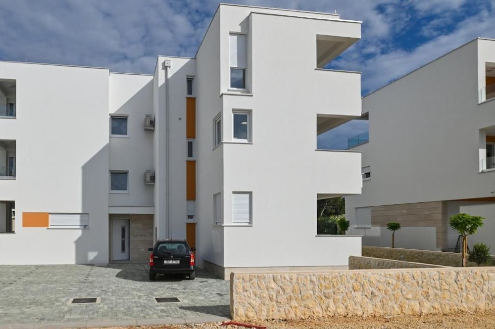 Smash 2 - Two-bedroom Apartments