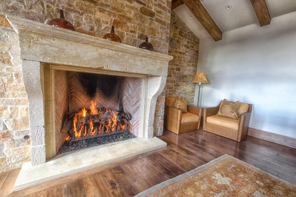 Lx1: Chateau D' Renaitre - Carmel-by-the-sea Luxury Villa: - Property Image 1