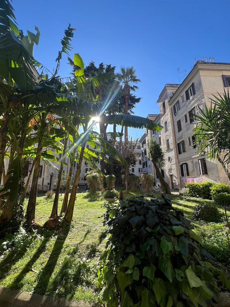 Casa Bodoni in Rome With 2 Bedrooms and 2 Bathrooms