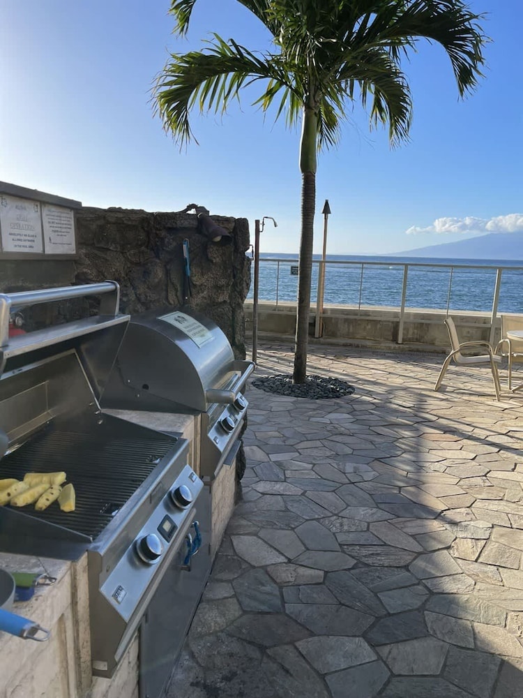 Luxurious Oceanfront 20-foot Panoramic Ocean View