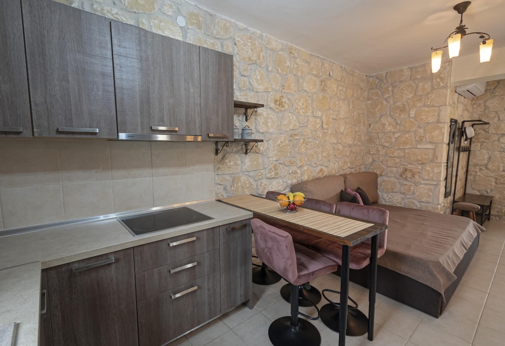 Artis Villa by Rentals Pro