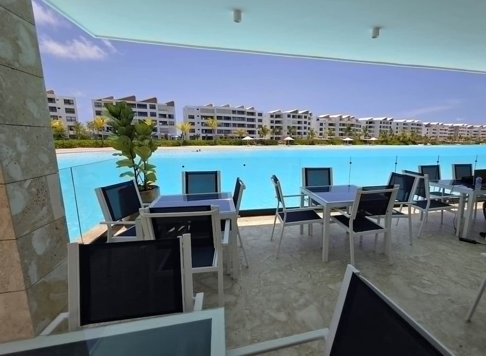 Oasis Turquesa Punta Cana Crystal Lagoon