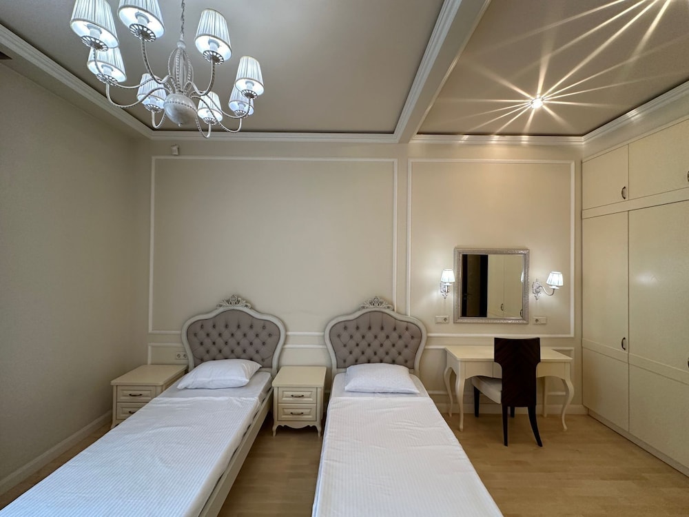 North Ave. Apartments by Luxe Group HH55